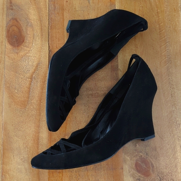🆕🌿NICOLE FARHI SUEDE WEDGE SHOES🌿 - Picture 4 of 15